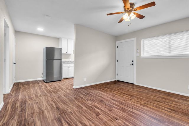 4706 Yellowstone Boulevard 2, Houston, TX 77021