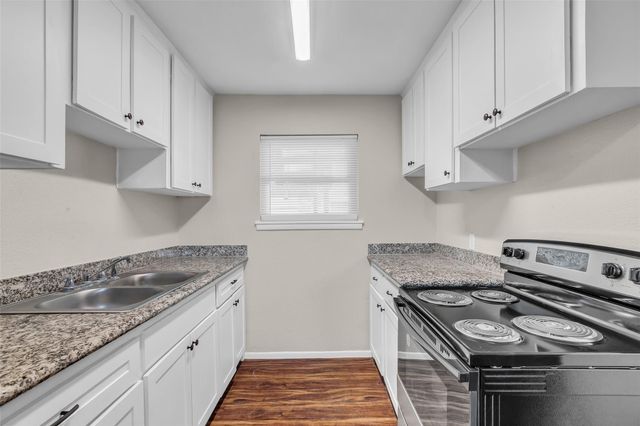 4706 Yellowstone Boulevard 2, Houston, TX 77021