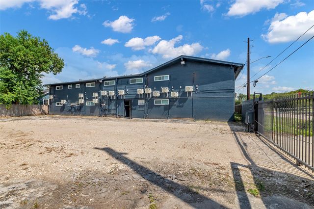 4706 Yellowstone Boulevard 2, Houston, TX 77021