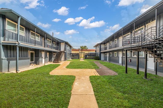 4706 Yellowstone Boulevard 2, Houston, TX 77021