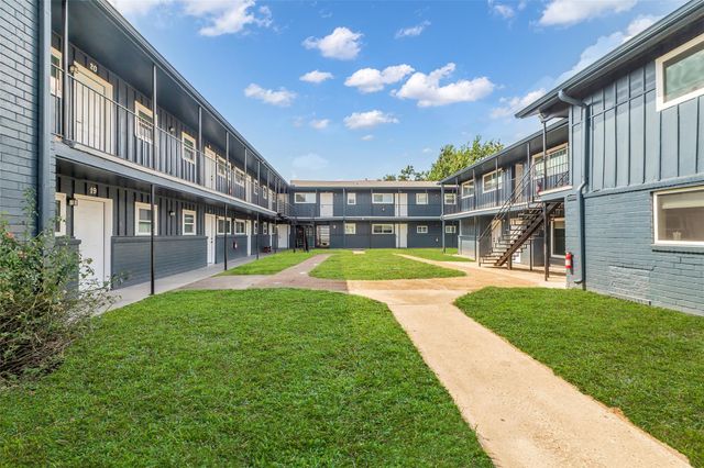 4706 Yellowstone Boulevard 2, Houston, TX 77021