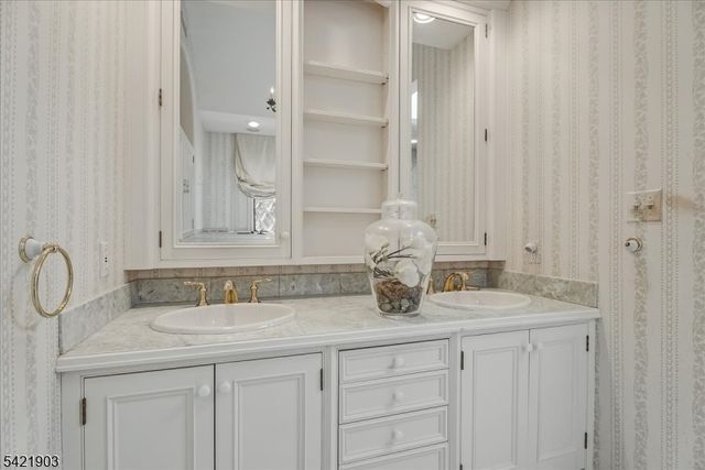 44 West Rd, Millburn Twp., NJ 07078