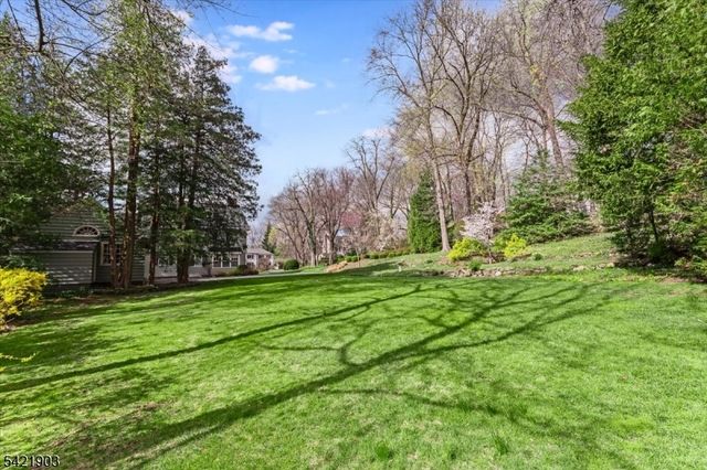 44 West Rd, Millburn Twp., NJ 07078