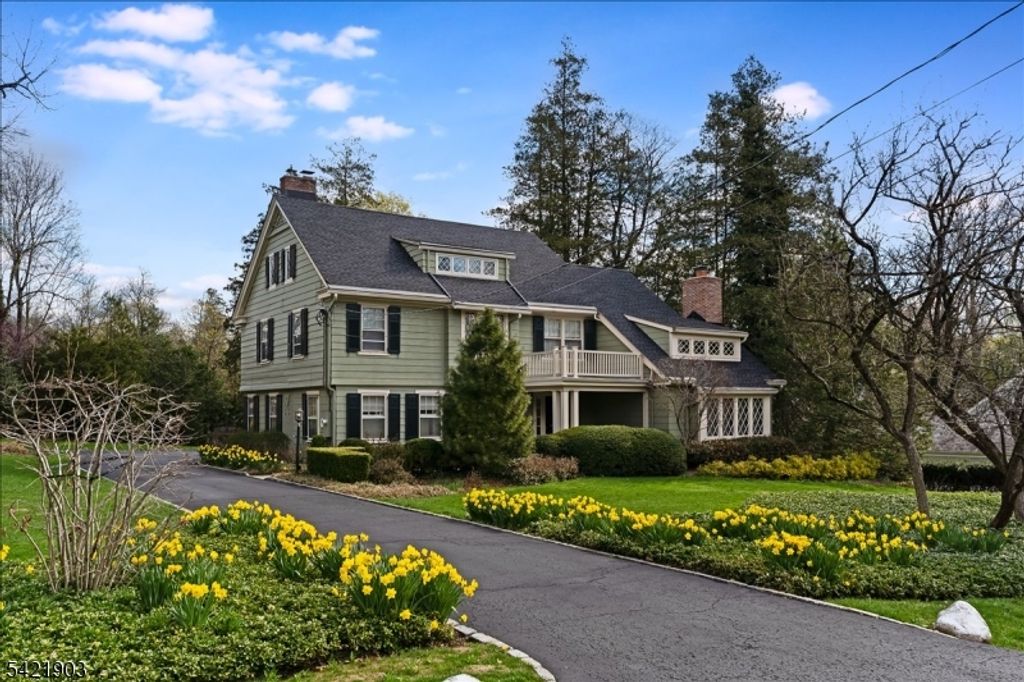 44 West Rd, Millburn Twp., NJ 07078