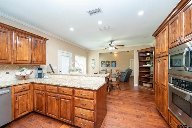 1414 Nottingham, White Oak, TX 75693