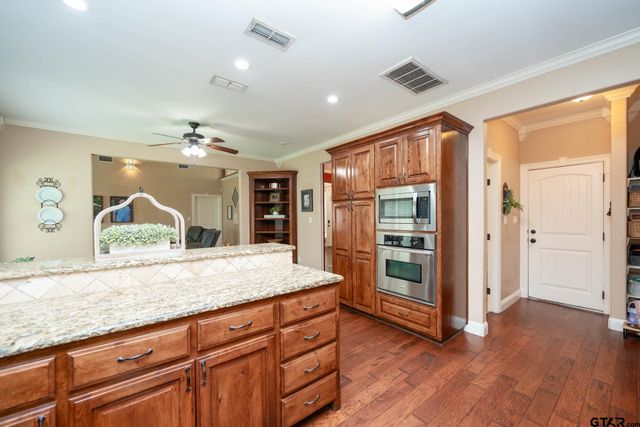 1414 Nottingham, White Oak, TX 75693