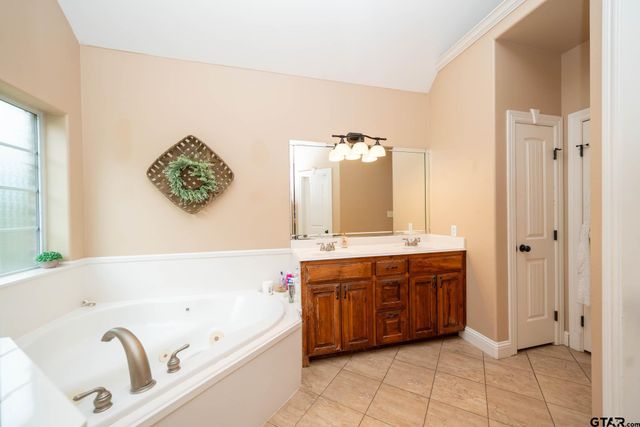 1414 Nottingham, White Oak, TX 75693