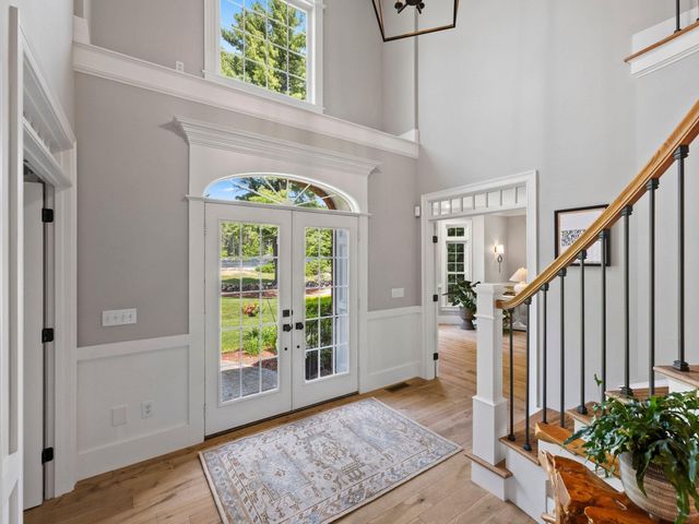 15 County Road, Bedford, NH 03110