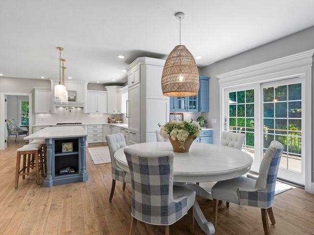 15 County Road, Bedford, NH 03110
