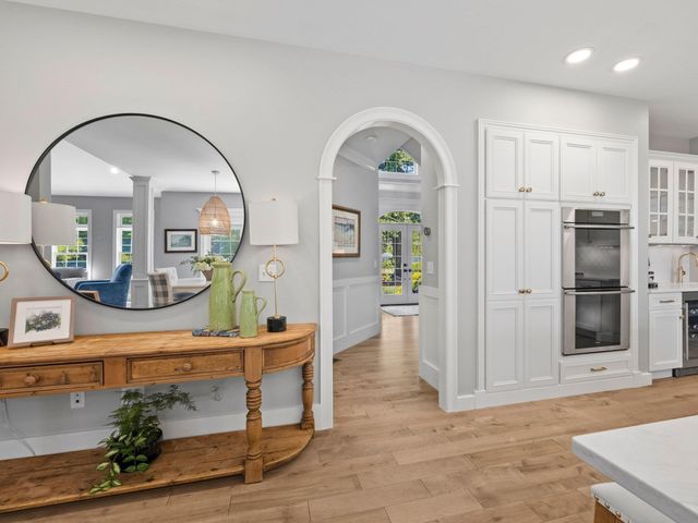 15 County Road, Bedford, NH 03110