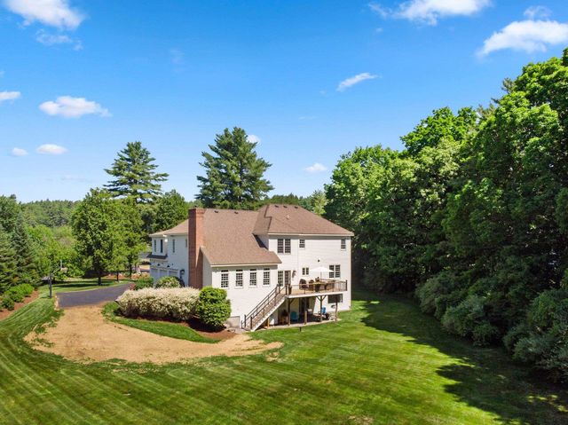 15 County Road, Bedford, NH 03110