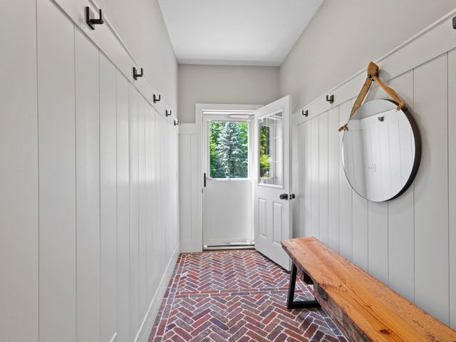 15 County Road, Bedford, NH 03110