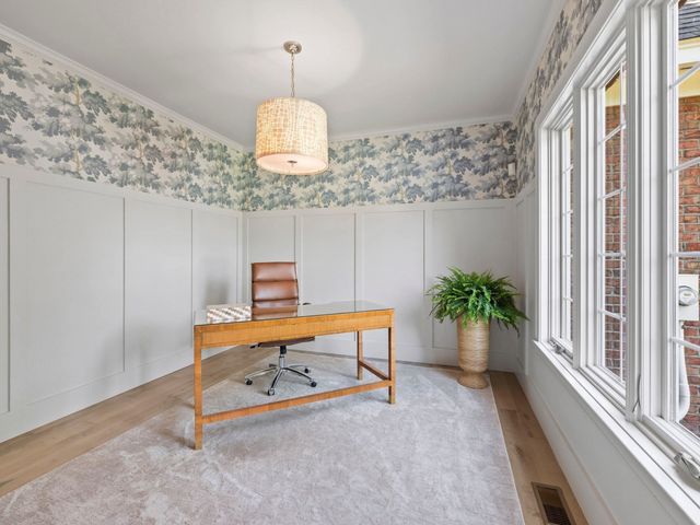 15 County Road, Bedford, NH 03110