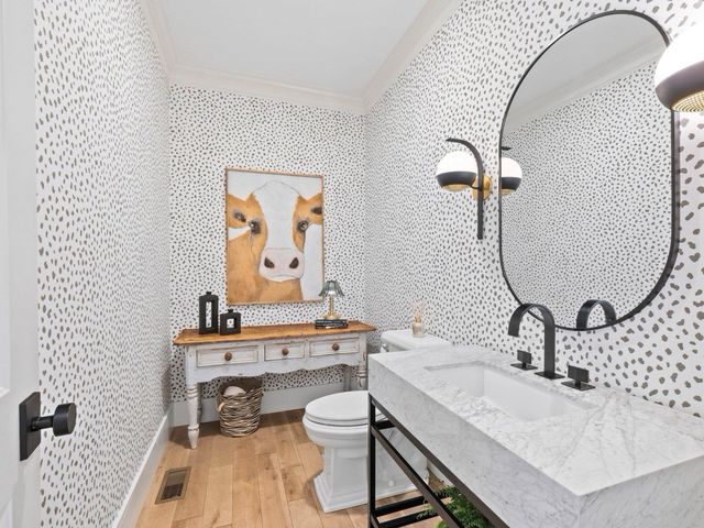 15 County Road, Bedford, NH 03110