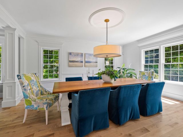 15 County Road, Bedford, NH 03110