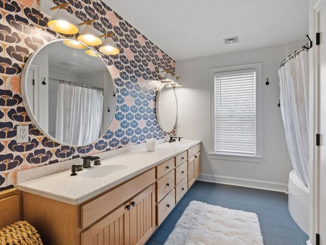 15 County Road, Bedford, NH 03110