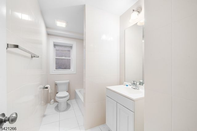233 5TH Street B, Fairview Boro, NJ 07022