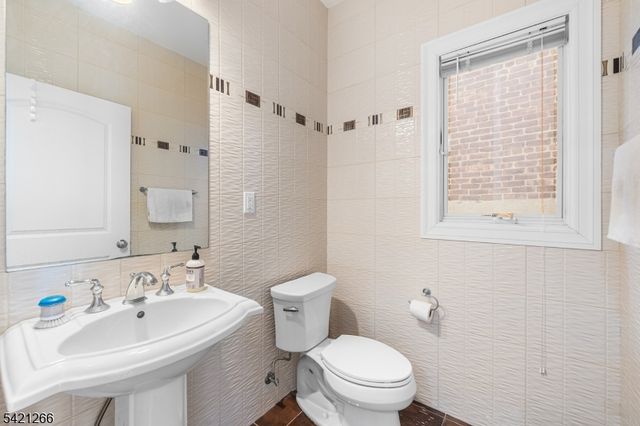 233 5TH Street B, Fairview Boro, NJ 07022