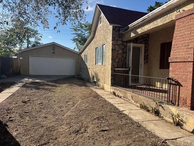 1027 E Abriendo Ave, Pueblo, CO 81004