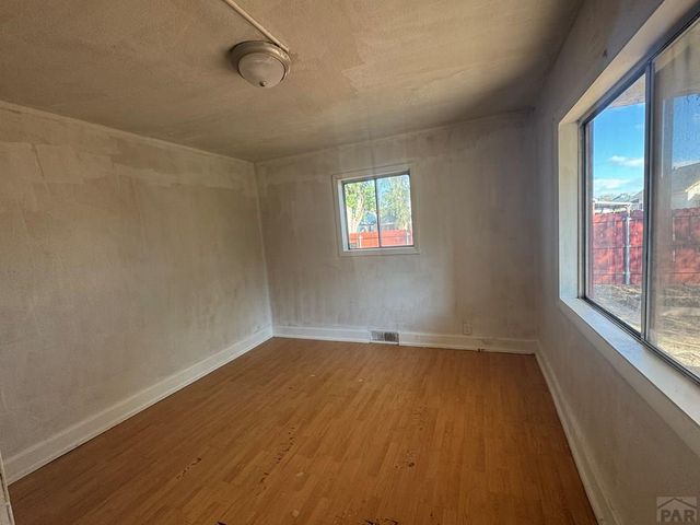 1027 E Abriendo Ave, Pueblo, CO 81004