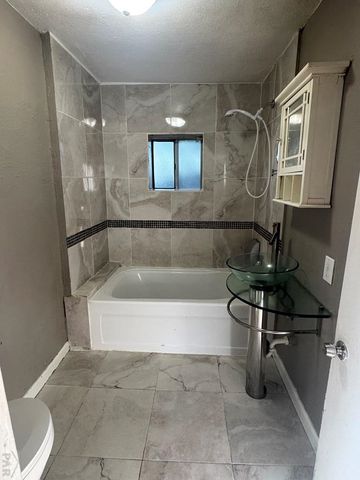 1027 E Abriendo Ave, Pueblo, CO 81004