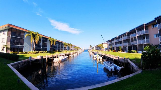 236 Castlewood Drive 202, North Palm Beach, FL 33408
