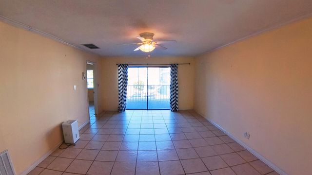 236 Castlewood Drive 202, North Palm Beach, FL 33408
