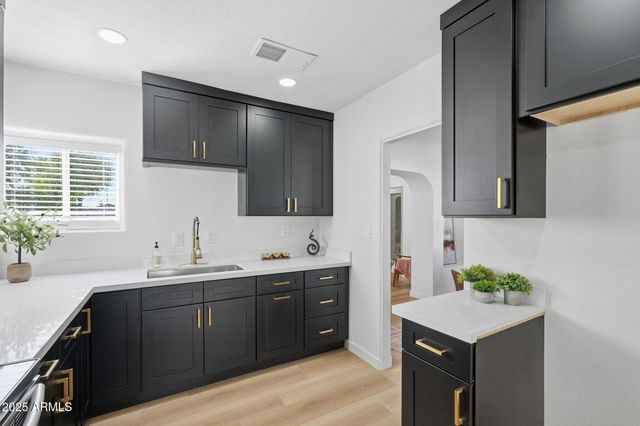 1430 E DIAMOND Street, Phoenix, AZ 85006