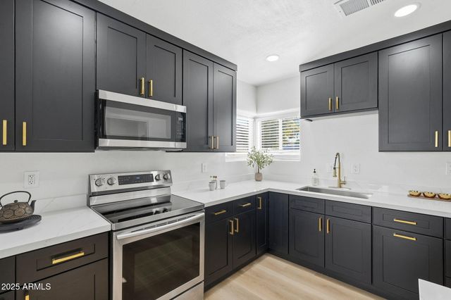 1430 E DIAMOND Street, Phoenix, AZ 85006