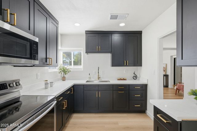 1430 E DIAMOND Street, Phoenix, AZ 85006