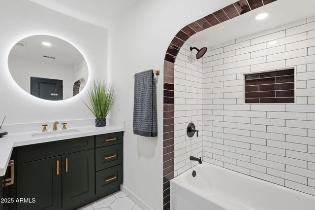 1430 E DIAMOND Street, Phoenix, AZ 85006