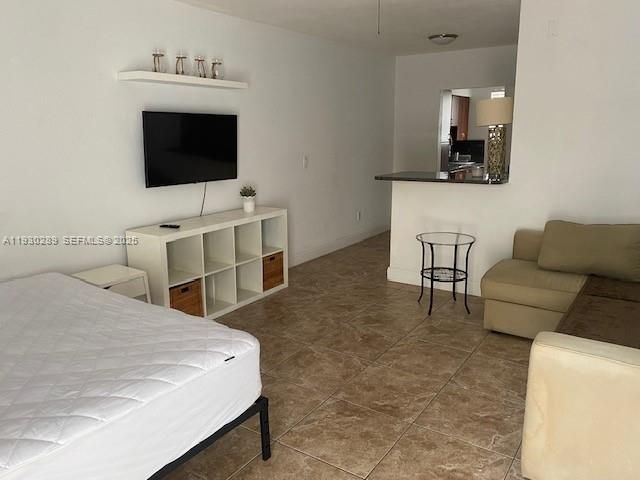 315 69th St 109, Miami Beach, FL 33141