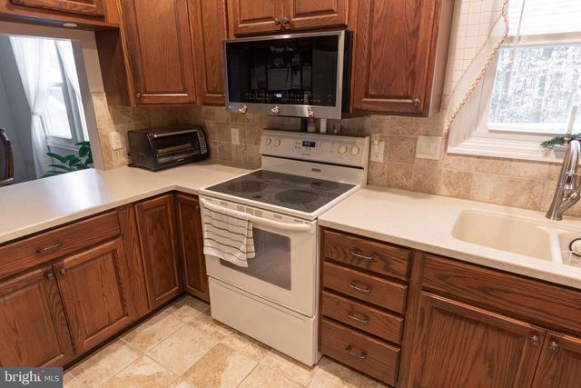 592 MELISSA LN, State College, PA 16803