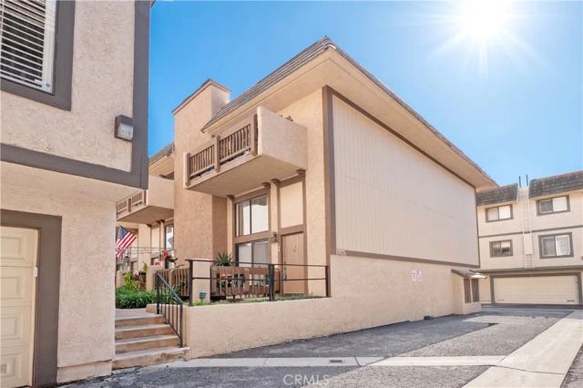 1925 E Huntington Drive E, Duarte, CA 91010