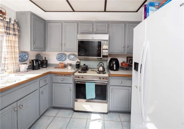 1925 E Huntington Drive E, Duarte, CA 91010