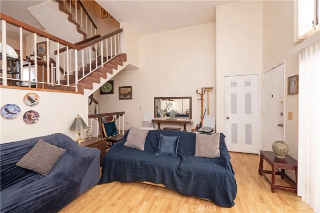 1925 E Huntington Drive E, Duarte, CA 91010