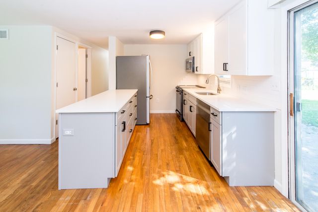 5146 Pontiac Trail, Ann Arbor, MI 48105