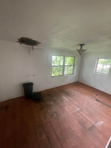 421 North Phelps Street, Mansfield, MO 65704