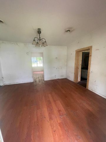 421 North Phelps Street, Mansfield, MO 65704