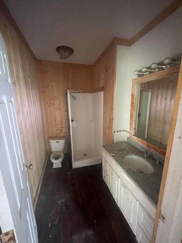 421 North Phelps Street, Mansfield, MO 65704