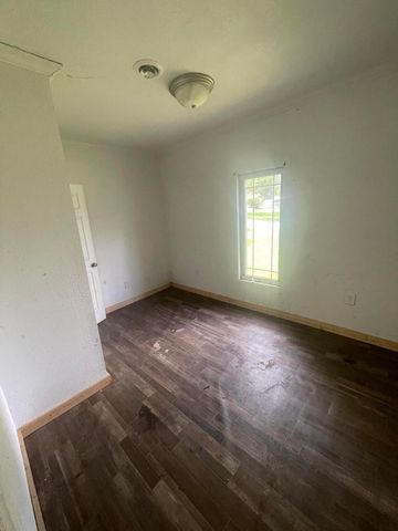 421 North Phelps Street, Mansfield, MO 65704