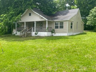 421 North Phelps Street, Mansfield, MO 65704