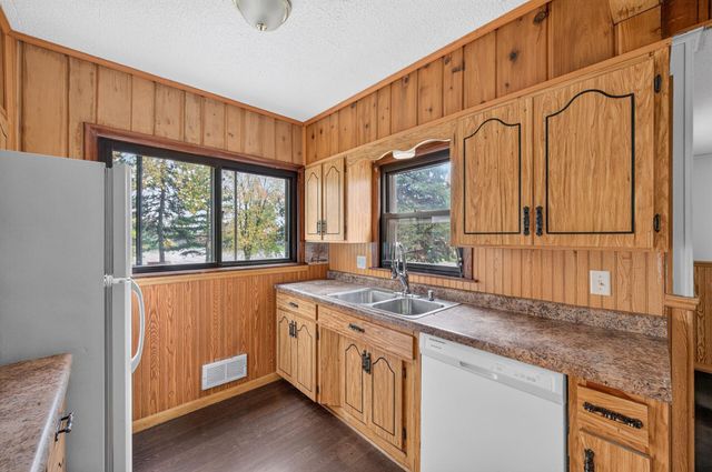 1210 County Road C East, Maplewood, MN 55109