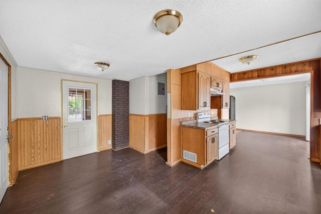 1210 County Road C East, Maplewood, MN 55109