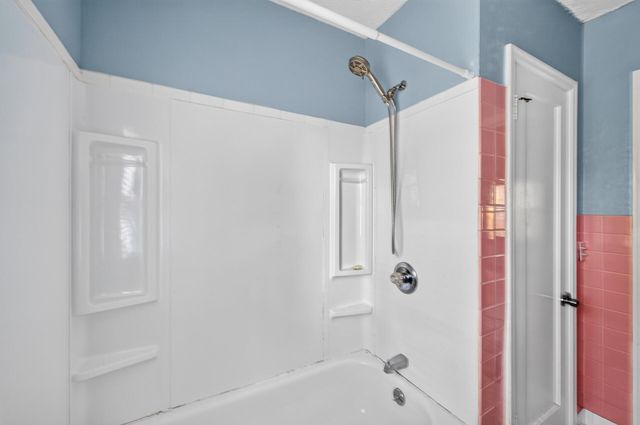 1210 County Road C East, Maplewood, MN 55109