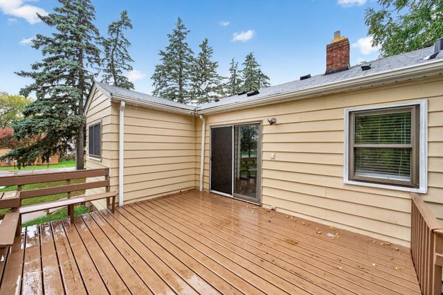 1210 County Road C East, Maplewood, MN 55109