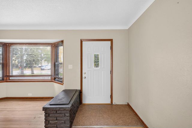 1210 County Road C East, Maplewood, MN 55109