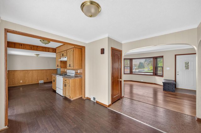 1210 County Road C East, Maplewood, MN 55109
