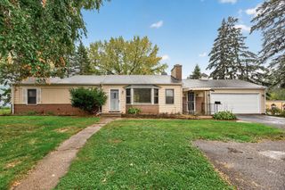 1210 County Road C East, Maplewood, MN 55109