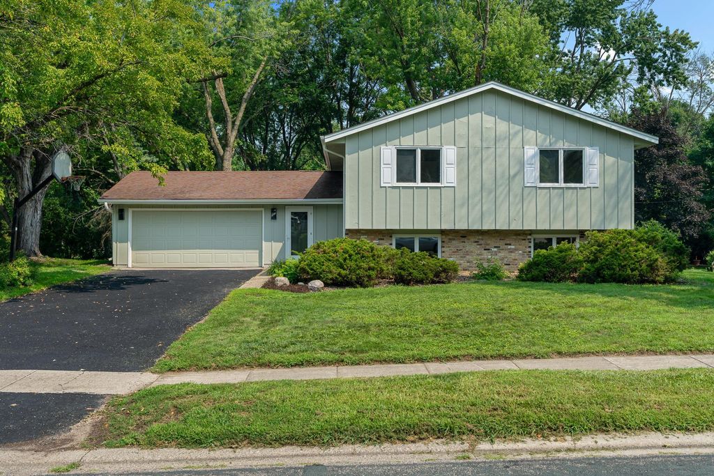 6000 W 105th Street, Bloomington, MN 55438